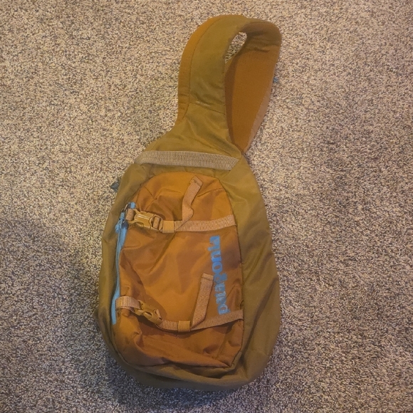 Patagonia Tan and Blue Sling Backpack - Picture 2 of 5